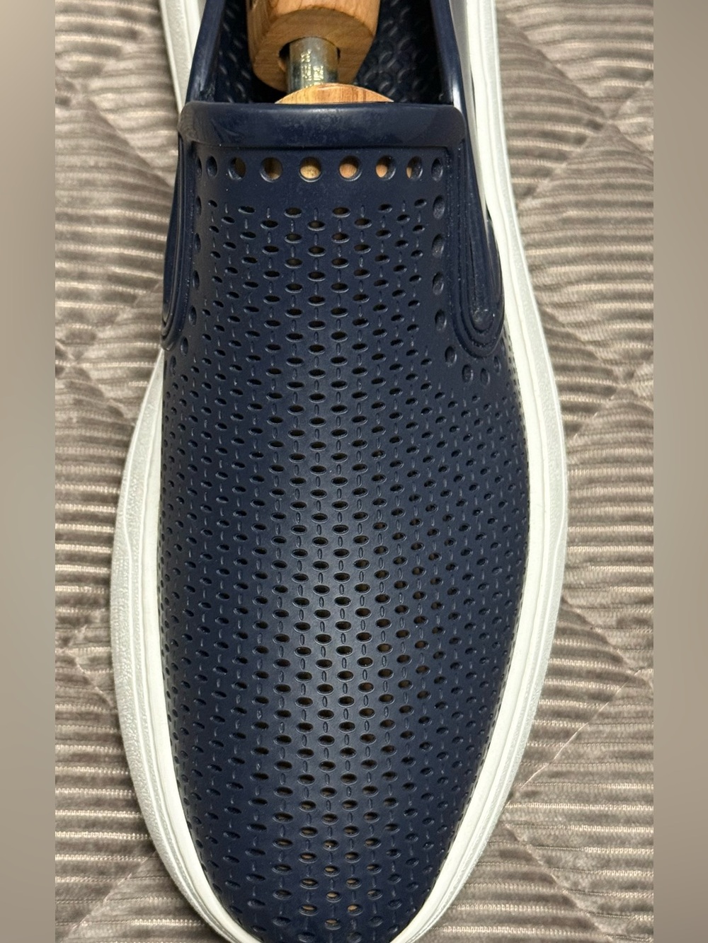 Salvatore Ferragamo Men’s Sneakers 12 - Picture 4 of 16